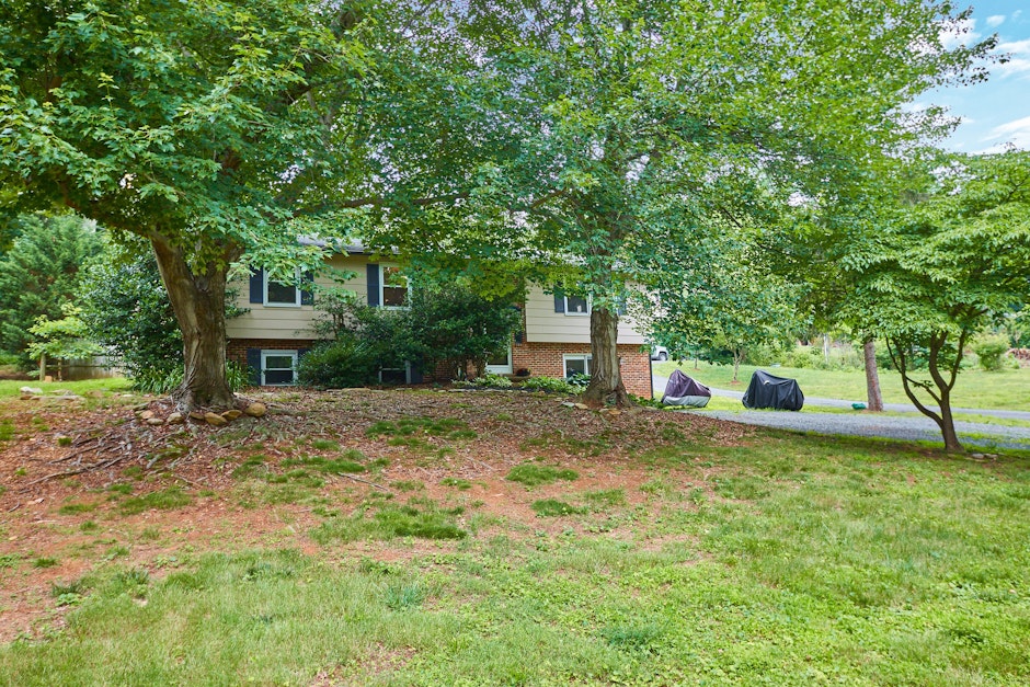 2900 Jackson Drive, Haymarket, VA 20169, Presented by Peggy Oremland, Samson Properties. Powered